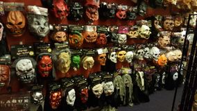 Halloween maskers